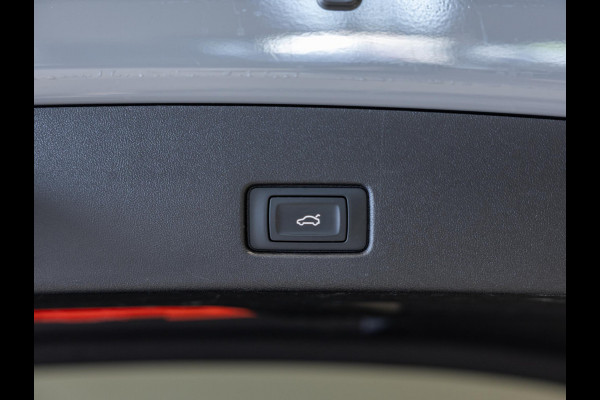 Audi Q4 e-tron 40 Launch edition S Competition 77 kWh SOH 94% / 204pk / Panorama dak / Warmtepomp / Sonos / Adaptieve dempers /