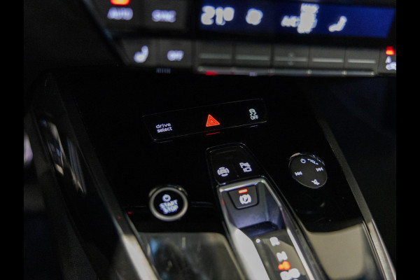 Audi Q4 e-tron 40 Launch edition S Competition 77 kWh SOH 94% / 204pk / Panorama dak / Warmtepomp / Sonos / Adaptieve dempers /