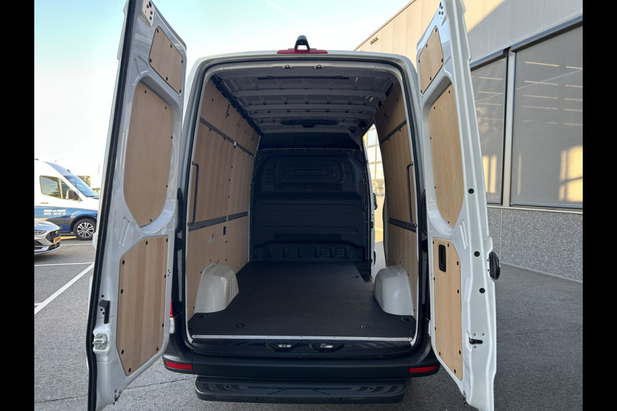 Mercedes-Benz Sprinter 317 CDI L2 H2 Pro LED / MBUX / Navigatie / Camera / Parkeersensoren / Cruise control / Airco