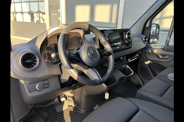 Mercedes-Benz Sprinter 317 CDI L2 H2 Pro LED / MBUX / Navigatie / Camera / Parkeersensoren / Cruise control / Airco