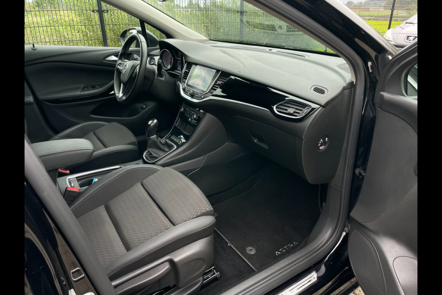 Opel Astra SPORTS TOURER+ | Grijs Kenteken | Carplay | PDC | Trekhaak | 1ste eigenaar |