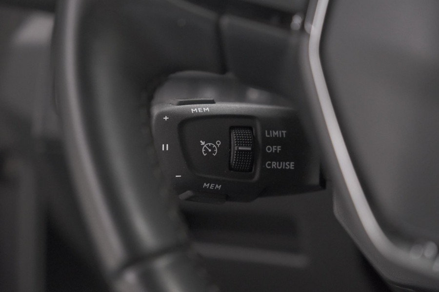 Peugeot 3008 1.6 HYbrid 225 Allure | Camera | Dodehoekdetectie | Navigatie | Apple Carplay