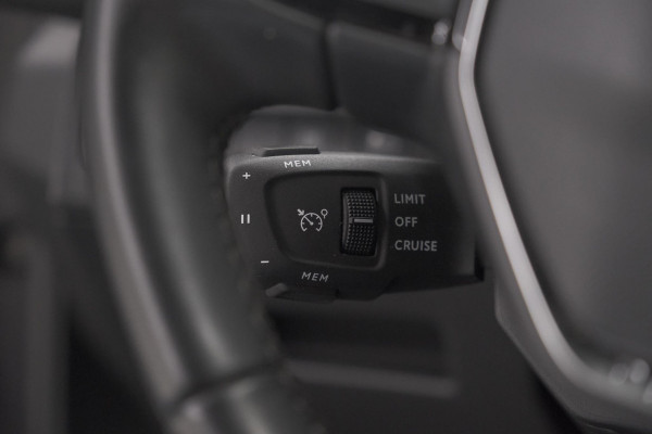 Peugeot 3008 1.6 HYbrid 225 Allure | Camera | Dodehoekdetectie | Navigatie | Apple Carplay