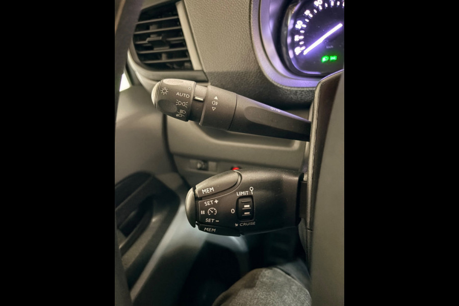 Peugeot Expert L2H1 1.5 BlueHDI 120pk Standard Premium, Airco, CruiseControl, Trekhaak, Keyless, Metallic Lak, RIJKLAARPRIJS!