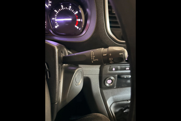 Peugeot Expert L2H1 1.5 BlueHDI 120pk Standard Premium, Airco, CruiseControl, Trekhaak, Keyless, Metallic Lak, RIJKLAARPRIJS!