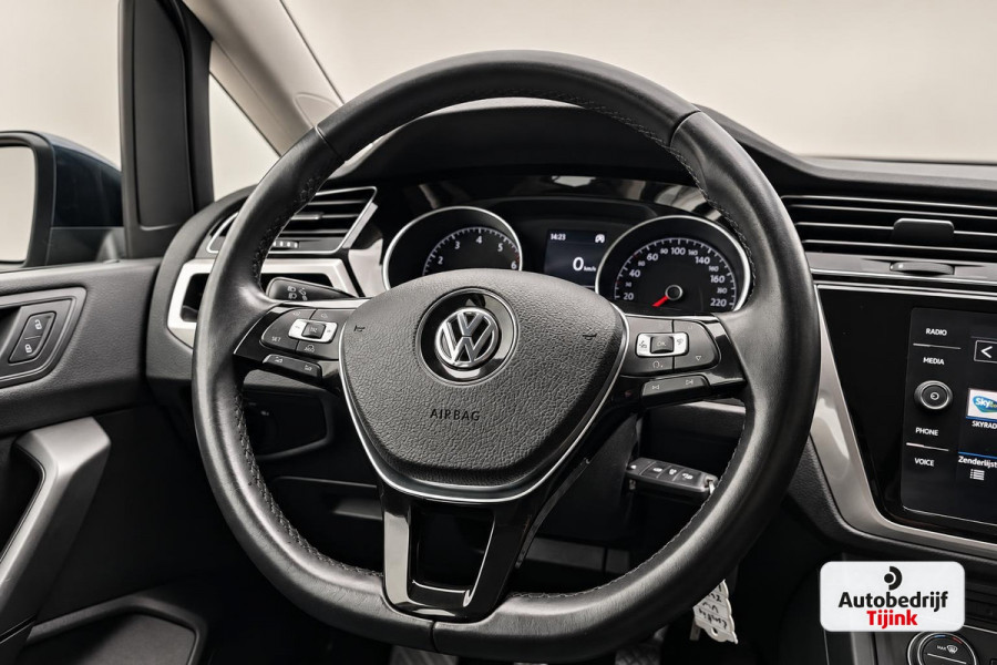 Volkswagen Touran 1.2 TSI Comfortline 7-persoons | Climatronic | Trekhaak | LMV | Cruise | App-connect |