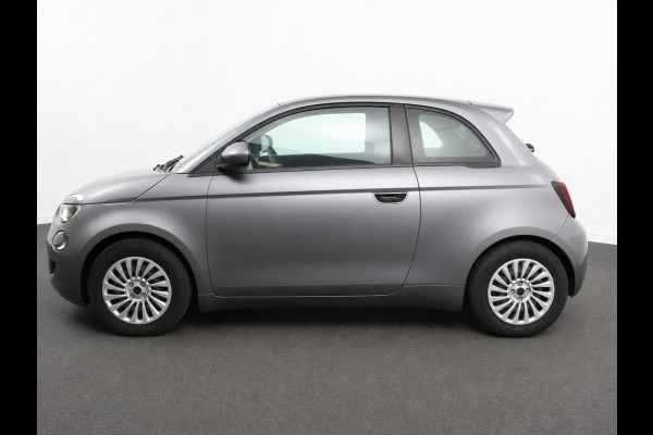 Fiat 500E Berline 42 kWh Automaat Climate control Cruise control Achteruitrijcamera Led Navigatie Apple Carplay/ Android Auto Lichtmetalen velgen Stoelverwarming