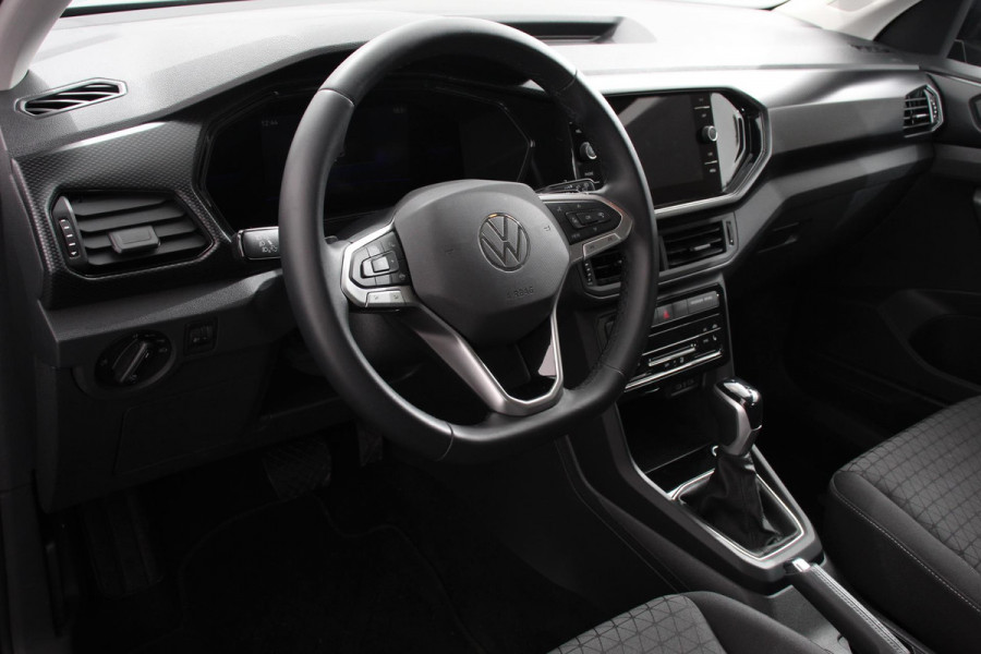Volkswagen T-Cross 1.0 TSI 110pk DSG Life Navigatie Apple Carplay/Android Auto Adaptieve Cruise Control Camera Parkeersensoren Stoelverwarming Virtual Cockpit Getinte ramen Climatronic Lane Assist