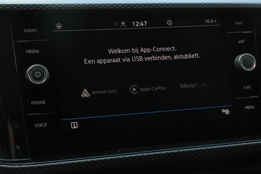 Volkswagen T-Cross 1.0 TSI 110pk DSG Life Navigatie Apple Carplay/Android Auto Adaptieve Cruise Control Camera Parkeersensoren Stoelverwarming Virtual Cockpit Getinte ramen Climatronic Lane Assist