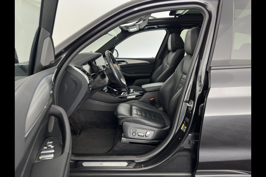 BMW iX3 High Executive 80 kWh [3-Fase-11kW] {SoH-100%} (INCL-BTW) Aut. *PANO | LEATHER | HARMAN/KARDON | ADAPTIVE-CRUISE | FULL-LED | BLINDSPOT | MEMORY-PACK | DIGI-COCKPIT | HEATED-SPORTSEATS | KEYLESS | CAMERA | DAB+ | TOWBAR | HEAD-UP | 20''AL