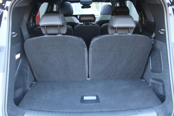 Peugeot 5008 1.2 Hybrid 145PK AUTOMAAT GT 7p | PANORAMISCH SCHUIFDAK PACK | 360° VISION & DRIVE ASSIST PLUS PACK: (360° CAMERA, BUITENSPIEGELS MET KANTELFUNCTIE, DRIVE ASSIST 2.0, DRAADLOZE TELEFOONLADER, ANTIDIEFSTALALARM) | BEKLEDING ALCANTARA/KUNSTLEDER | SEAT PACK COMFORT: (AGR BESTUUDERSSTOEL EN PASSAGIERSSTOEL ELEKTRISCH VERSTELBAAR MET MASSAGE FUNCTIE, BESTUUDERSSTOEL MET GEHEUGENFUNCTIE, BUITENSTE ZITPLAATSEN ACHTERBANK VERWARMBAAR) | GLANZEND ZWARTE DAKRAILS | BLUE INGARO  | 19" LICHTMETALEN VELGEN "BREDA" | DRAADLOZE TELEFOONLADER | APPLE CARPLAY/ANDROID AUTO DRAADLOOS |