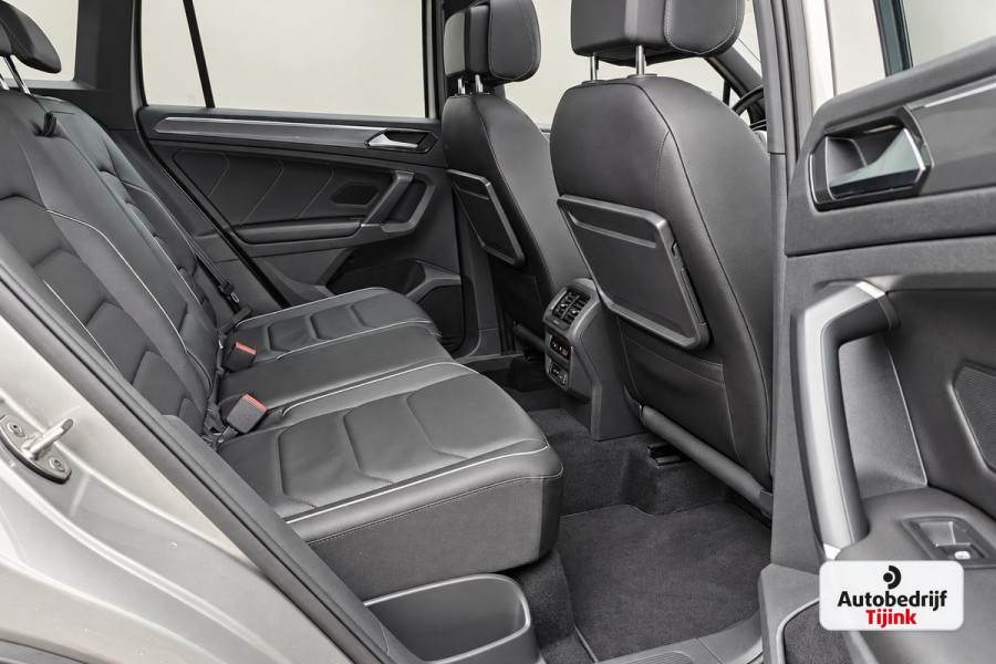 Volkswagen Tiguan 2.0 TSI 4MOTION 220PK R-Line | Pano | HUD | Dynaudio | Leder | Stoelverwarming | 360 camera | Lane/Park/Light Assist |  Vol |