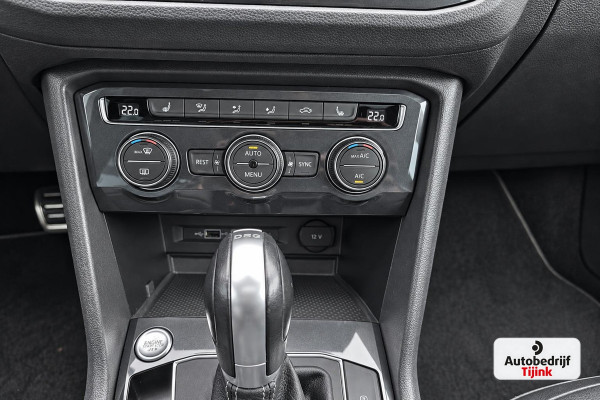 Volkswagen Tiguan 2.0 TSI 4MOTION 220PK R-Line | Pano | HUD | Dynaudio | Leder | Stoelverwarming | 360 camera | Lane/Park/Light Assist |  Vol |