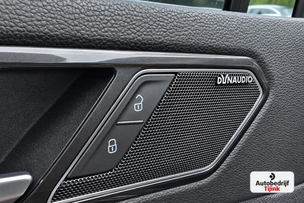 Volkswagen Tiguan 2.0 TSI 4MOTION 220PK R-Line | Pano | HUD | Dynaudio | Leder | Stoelverwarming | 360 camera | Lane/Park/Light Assist |  Vol |