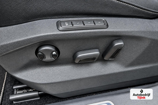 Volkswagen Tiguan 2.0 TSI 4MOTION 220PK R-Line | Pano | HUD | Dynaudio | Leder | Stoelverwarming | 360 camera | Lane/Park/Light Assist |  Vol |