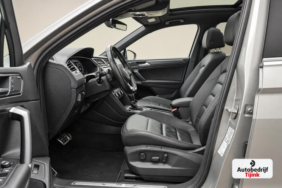 Volkswagen Tiguan 2.0 TSI 4MOTION 220PK R-Line | Pano | HUD | Dynaudio | Leder | Stoelverwarming | 360 camera | Lane/Park/Light Assist |  Vol |