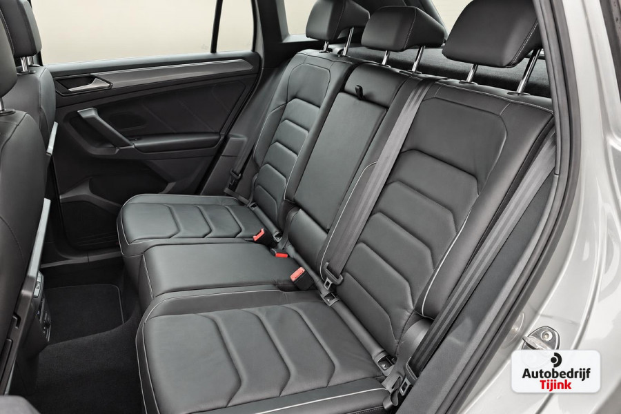 Volkswagen Tiguan 2.0 TSI 4MOTION 220PK R-Line | Pano | HUD | Dynaudio | Leder | Stoelverwarming | 360 camera | Lane/Park/Light Assist |  Vol |