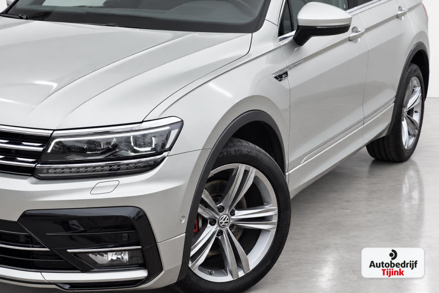 Volkswagen Tiguan 2.0 TSI 4MOTION 220PK R-Line | Pano | HUD | Dynaudio | Leder | Stoelverwarming | 360 camera | Lane/Park/Light Assist |  Vol |