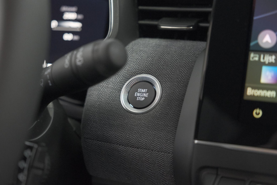 Renault Clio TCe 90 GPF techno | 360 Camera | 9.3 Inch Grootscherm | Apple Carplay