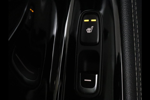 Kia e-Niro ExecutiveLine 64 kWh | SOH 93,9% | Leder | Memory | Stuur/stoel verwarming | Cruise control | Dodehoek detectie | JBL Sound | Carplay | Camera | Park assist | Achterbank verwarming