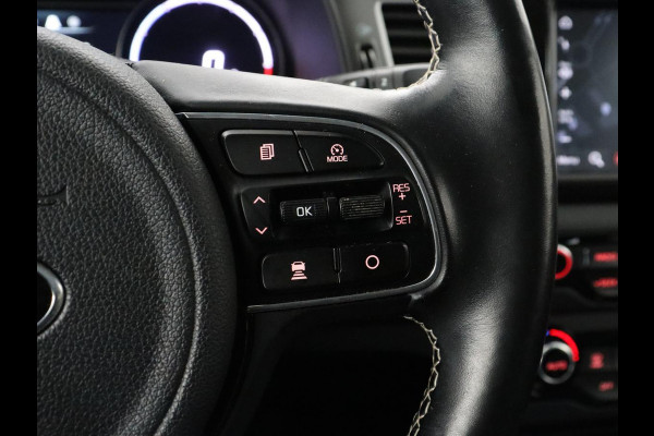 Kia e-Niro ExecutiveLine 64 kWh | SOH 93,9% | Leder | Memory | Stuur/stoel verwarming | Cruise control | Dodehoek detectie | JBL Sound | Carplay | Camera | Park assist | Achterbank verwarming