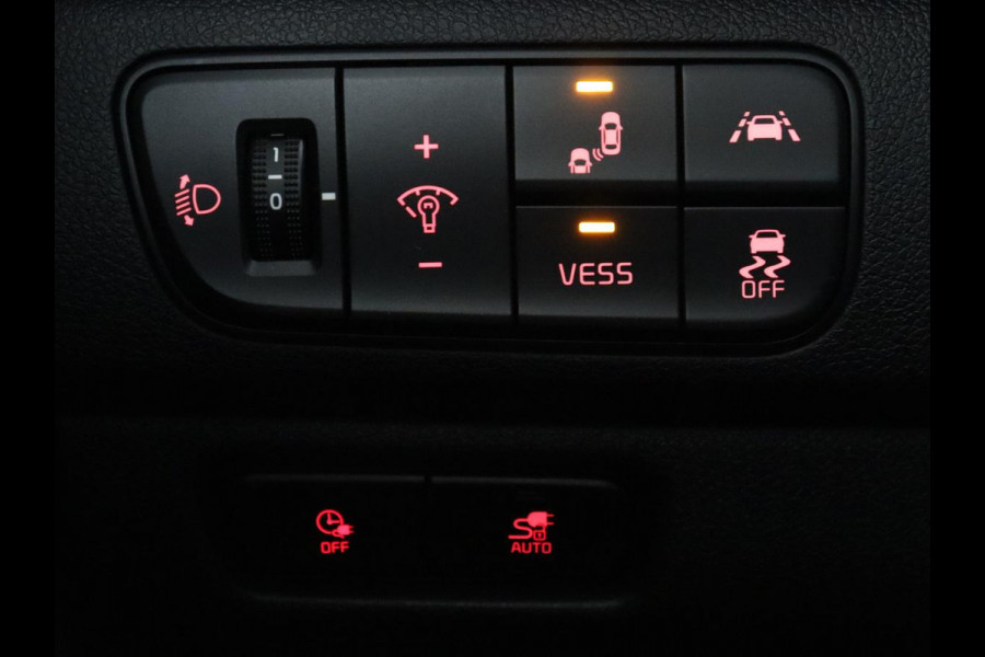 Kia e-Niro ExecutiveLine 64 kWh | SOH 93,9% | Leder | Memory | Stuur/stoel verwarming | Cruise control | Dodehoek detectie | JBL Sound | Carplay | Camera | Park assist | Achterbank verwarming