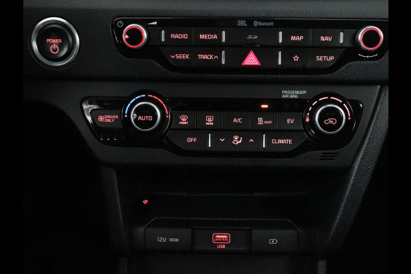 Kia e-Niro ExecutiveLine 64 kWh | SOH 93,9% | Leder | Memory | Stuur/stoel verwarming | Cruise control | Dodehoek detectie | JBL Sound | Carplay | Camera | Park assist | Achterbank verwarming