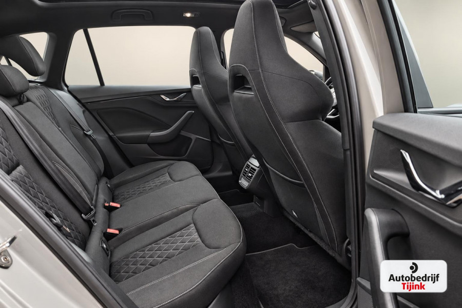 Škoda Kamiq 1.5 TSI ACT Sport Business | Automaat | Pano | Trekhaak | Black pack | Elek. achterklep | App-connect | Lane Assist | Sunset |