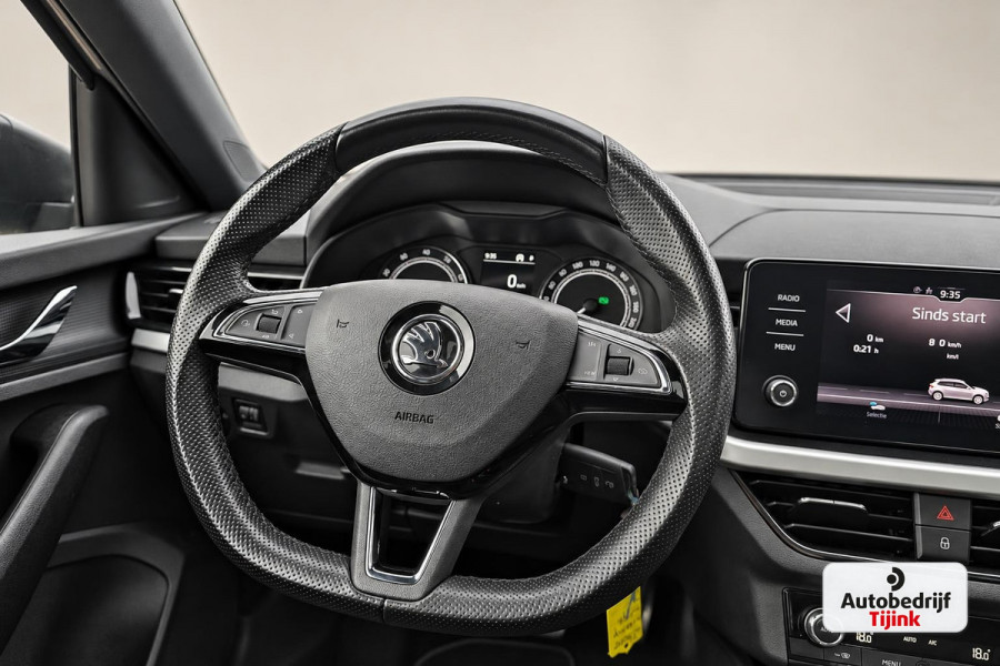 Škoda Kamiq 1.5 TSI ACT Sport Business | Automaat | Pano | Trekhaak | Black pack | Elek. achterklep | App-connect | Lane Assist | Sunset |
