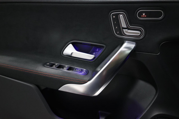 Mercedes-Benz A-Klasse 220 AMG MULTIBEAM/VIRTUAL/SFEER/LEER+S.VERWARMING+MEMORY/19"/CAM/ACC/ECC/12 MDN GARANTIE!