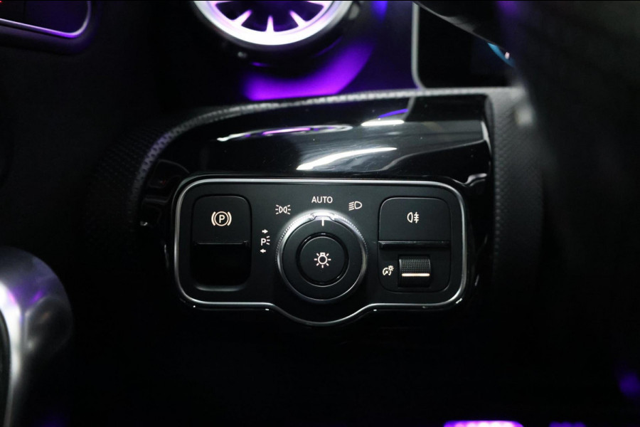 Mercedes-Benz A-Klasse 220 AMG MULTIBEAM/VIRTUAL/SFEER/PANO/LEER+S.VERWARMING+MEMORY/19" LMV/CAM/ACC/ECC/12 MDN GARANTIE!