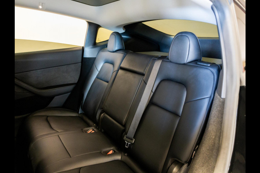 Tesla Model Y RWD 58 kWh SOH 91% / 299pk / Trekhaak /