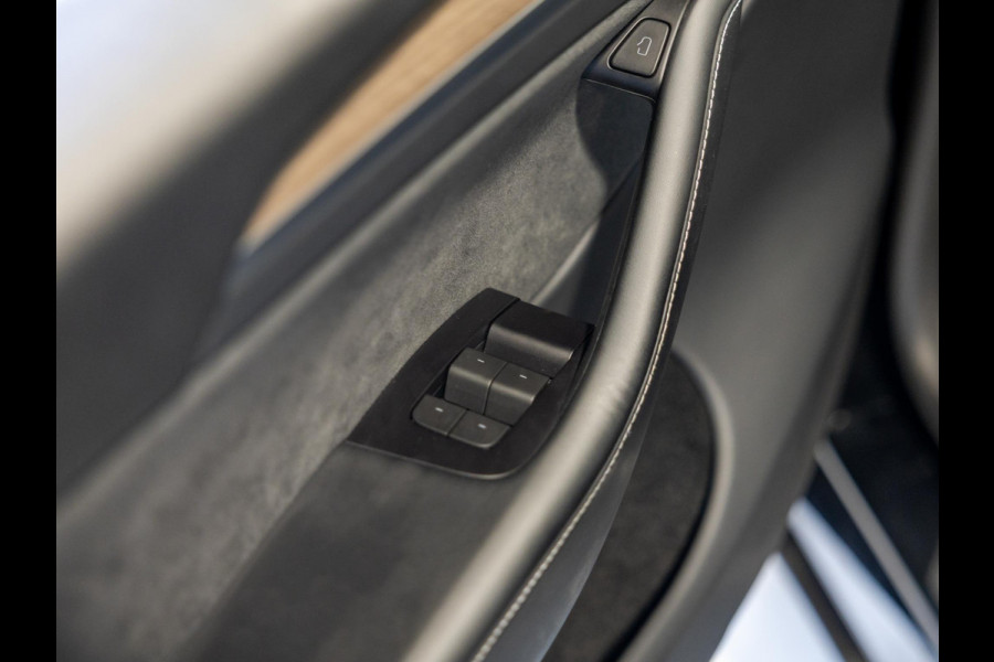Tesla Model Y RWD 58 kWh SOH 91% / 299pk / Trekhaak /