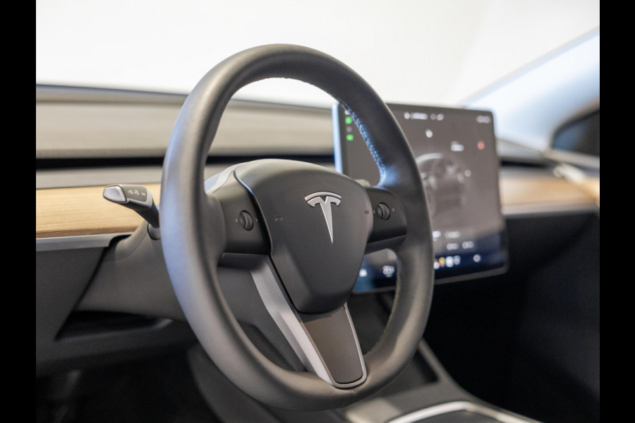 Tesla Model Y RWD 58 kWh SOH 91% / 299pk / Trekhaak /