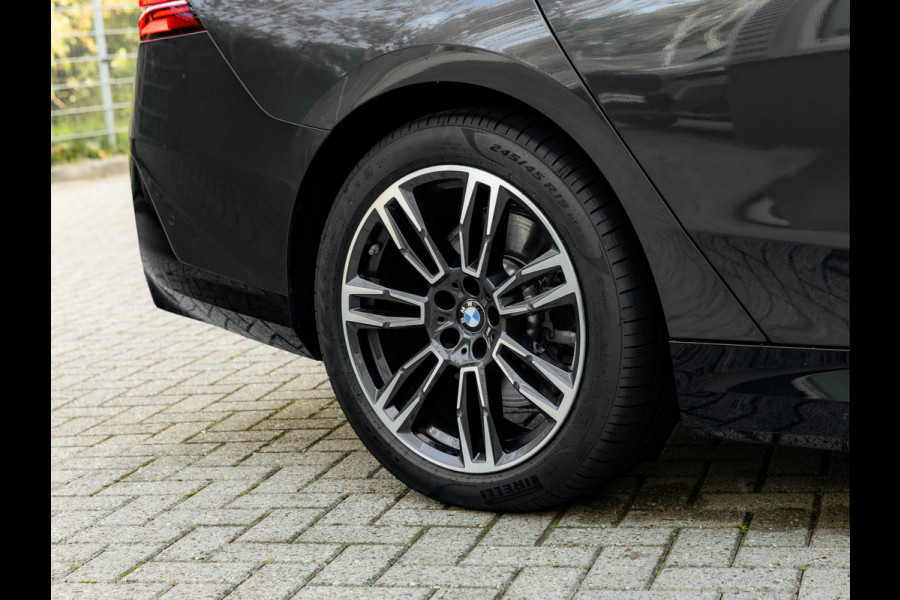 BMW i5 eDrive40 - M-Sport - Active Cruise Control - Harman Kardon