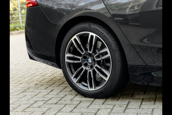 BMW i5 eDrive40 - M-Sport - Active Cruise Control - Harman Kardon