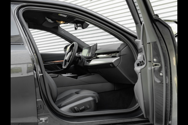 BMW i5 eDrive40 - M-Sport - Active Cruise Control - Harman Kardon