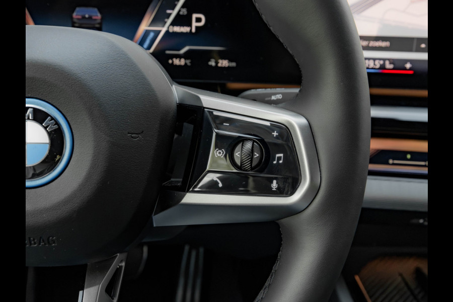 BMW i5 eDrive40 - M-Sport - Active Cruise Control - Harman Kardon