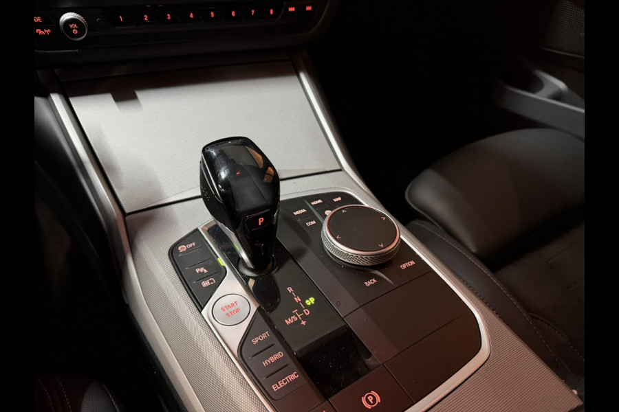 BMW 3 Serie Touring 330e eDrive Edition Garantie|SOH 93%|LED|Leder|Navi|Carplay|PDC|Cruise|Clima|Rijklaar