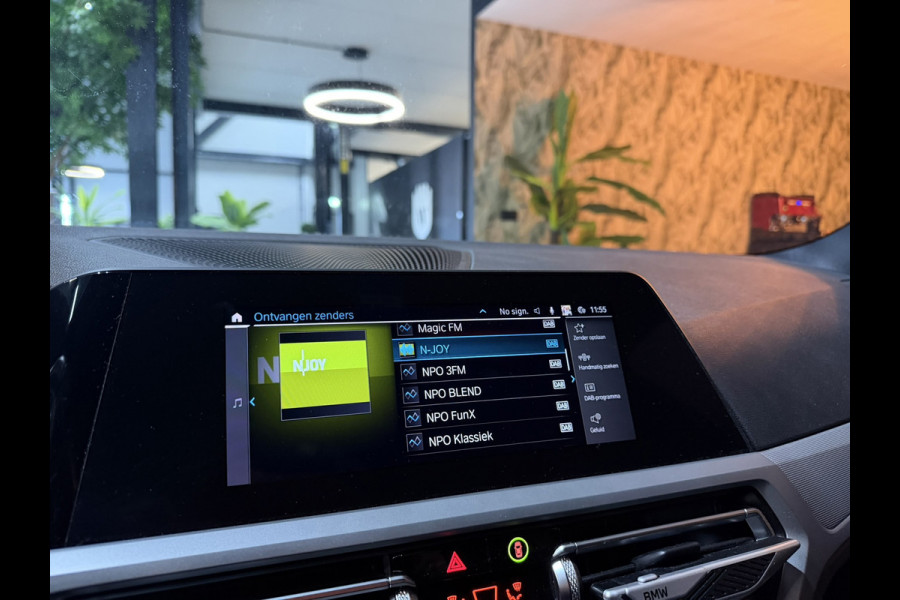 BMW 3 Serie Touring 330e eDrive Edition Garantie|SOH 93%|LED|Leder|Navi|Carplay|PDC|Cruise|Clima|Rijklaar