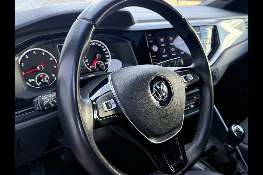 Volkswagen Polo 1.0 81pk Highline | Pano dak | Half leder | Full LED