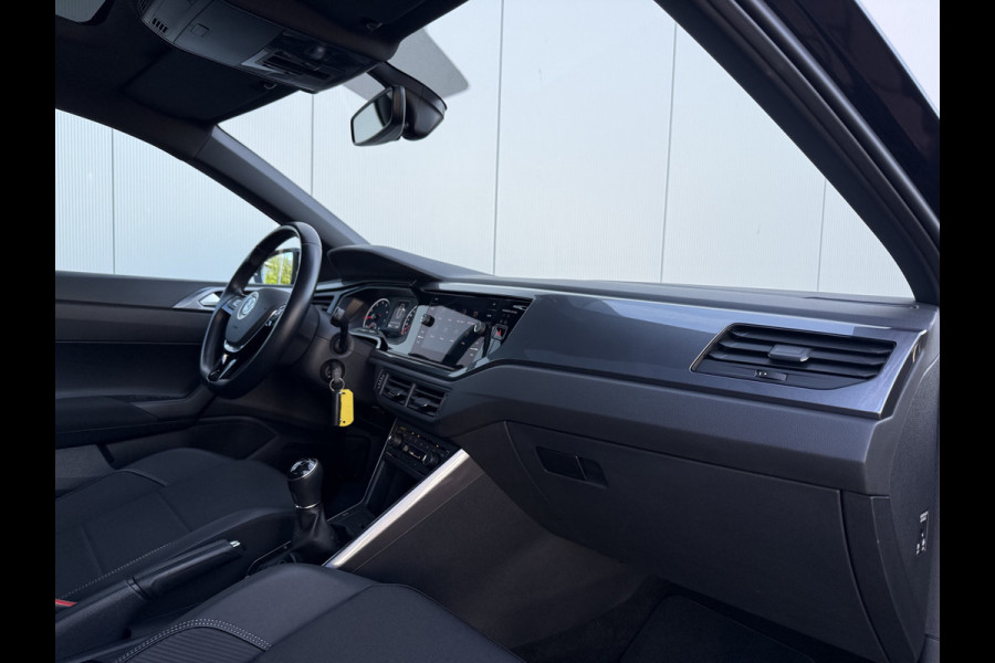 Volkswagen Polo 1.0 81pk Highline | Pano dak | Half leder | Full LED
