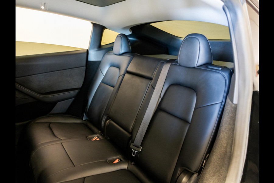 Tesla Model Y RWD 58 kWh SOH 93% / 299pk / Trekhaak /