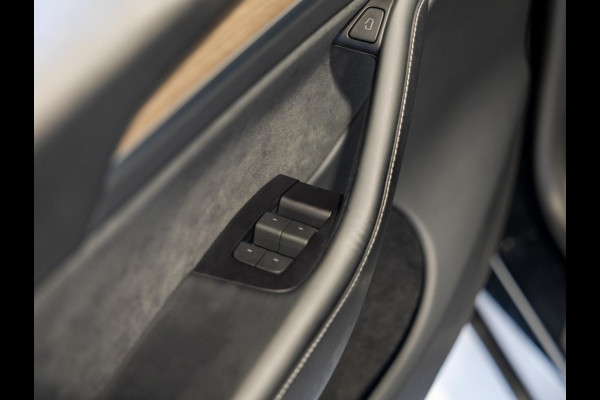 Tesla Model Y RWD 58 kWh SOH 93% / 299pk / Trekhaak /
