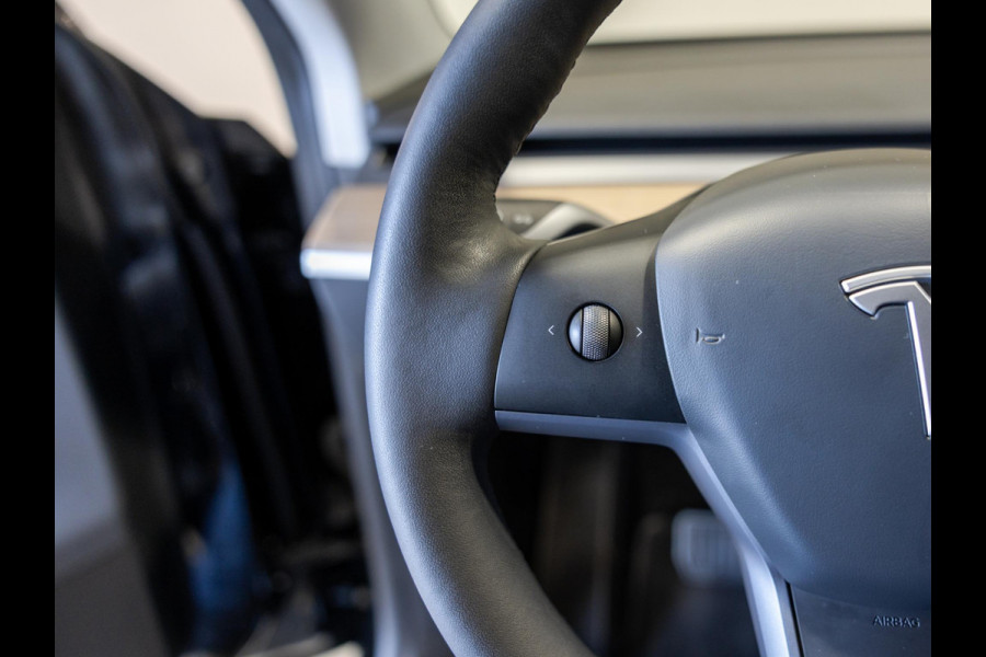 Tesla Model Y RWD 58 kWh SOH 93% / 299pk / Trekhaak /