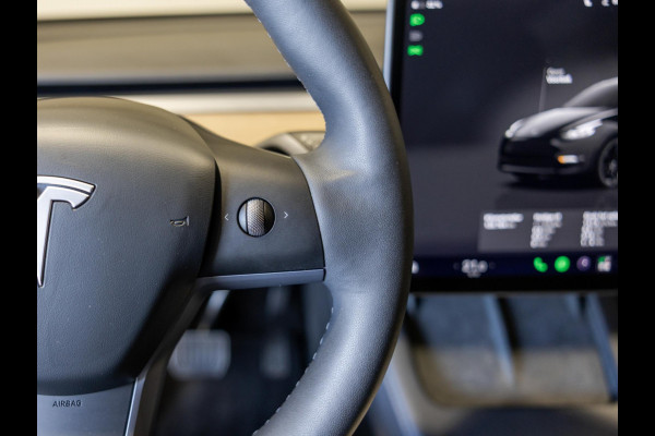 Tesla Model Y RWD 58 kWh SOH 93% / 299pk / Trekhaak /