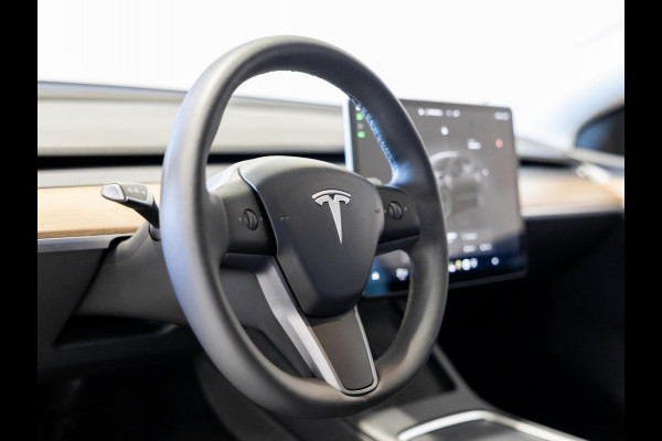 Tesla Model Y RWD 58 kWh SOH 93% / 299pk / Trekhaak /