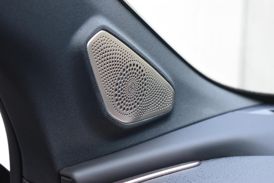 ZEEKR X RWD Long Range 69 kWh / Stoelverwarming / 360 graden camera / Panorama dak / Dode hoek sensoren / Elektrisch bedienbare bestuuurdersstoel / Apple Carplay-Android auto