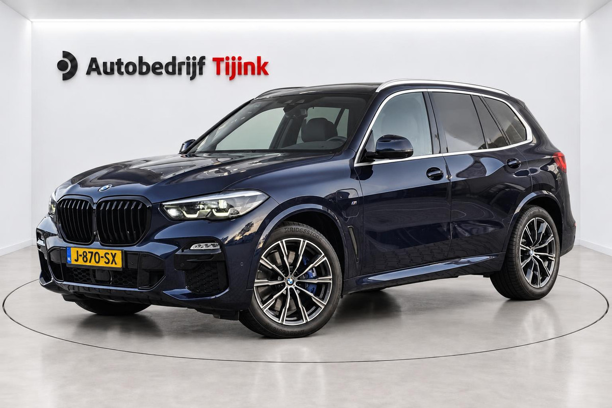 BMW X5 xDrive45e High Executive M-Sport | Luchtvering |  Elek. trekhaak | Safety pack | Achterasbesturing | HUD | M aerodynamica | Leder |