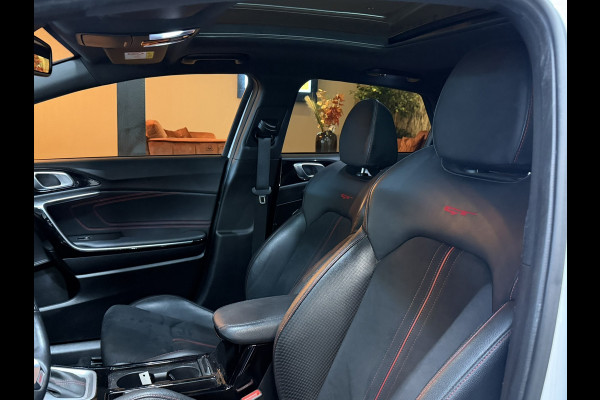 Kia ProCeed 1.6 T-GDI GT Garantie |Pano|LED|Stoel/Stuurvw|Memory|JBL|Virtual|Carplay| Rijklaar